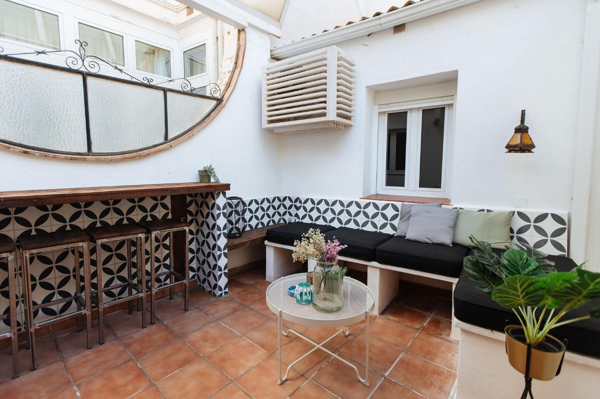 Casa Met Prive Patio Apartment