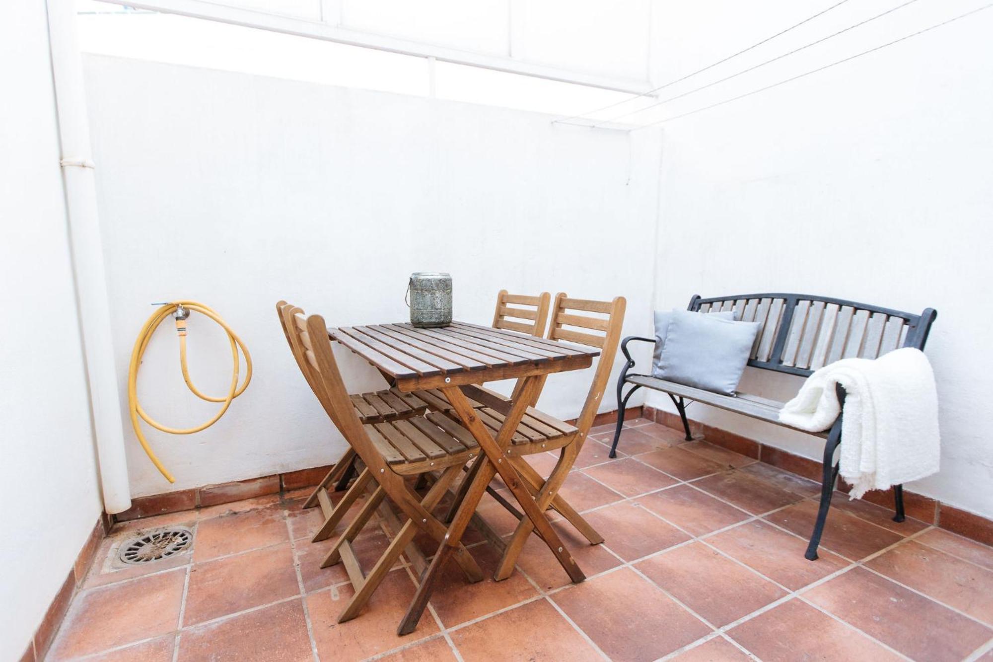 Casa Met Prive Patio Apartment *