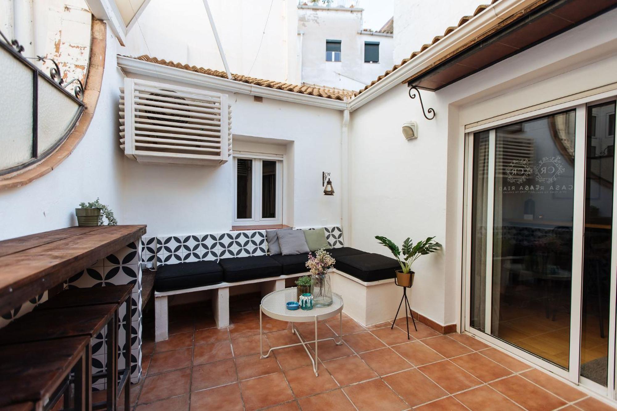 Casa Met Prive Patio Apartment *